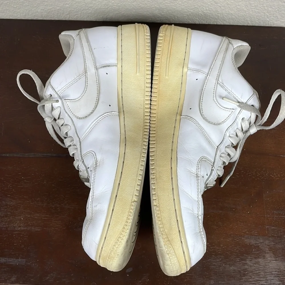 Nike Air Force 1 AF1 82 White Low Top Sneakers Mens Athletic Shoes Sz 10.5